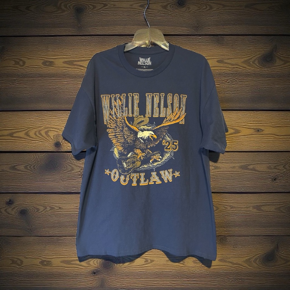 Willie Nelson “Outlaw ’25” Eagle Guitar Graphic T-Shirt Size XL Rock Tee